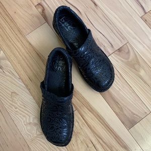 BOC Born Peggy Black Embossed Floral Comfort Clog